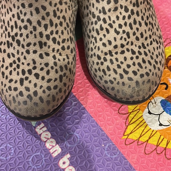 Cat and jack booties - Picture 6 of 6